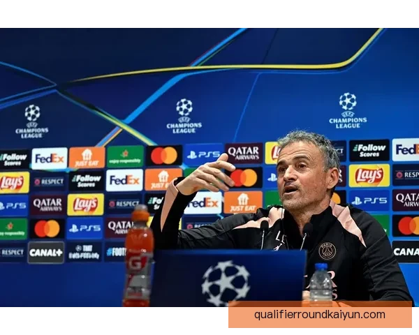 恩里克与瓜迪奥拉的战术对决：两位名帅近期表现分析与影响探讨